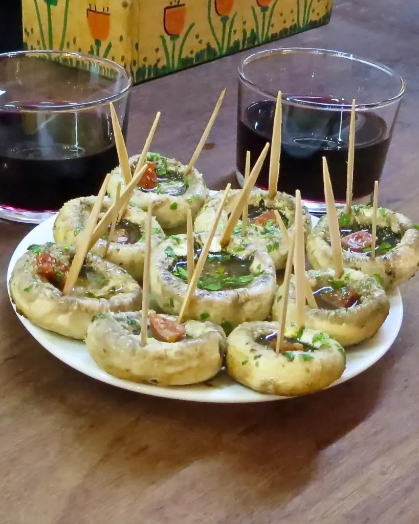 Tapa de champiñones en el Mesón del Champiñón Madrid