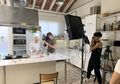 Rodaje de campaña junto a la chef Susi Díaz en las cocinas de alquiler de Lóleo